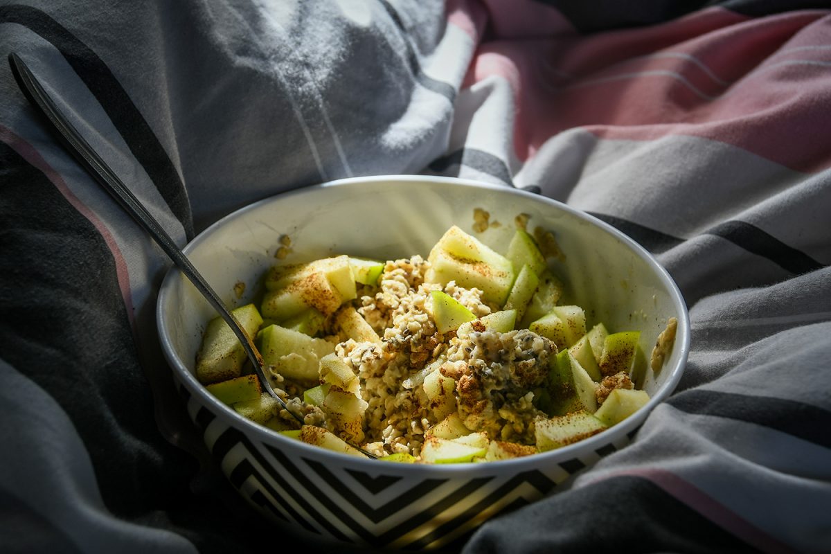 Oatmeal with apple slices Hiking Snacks