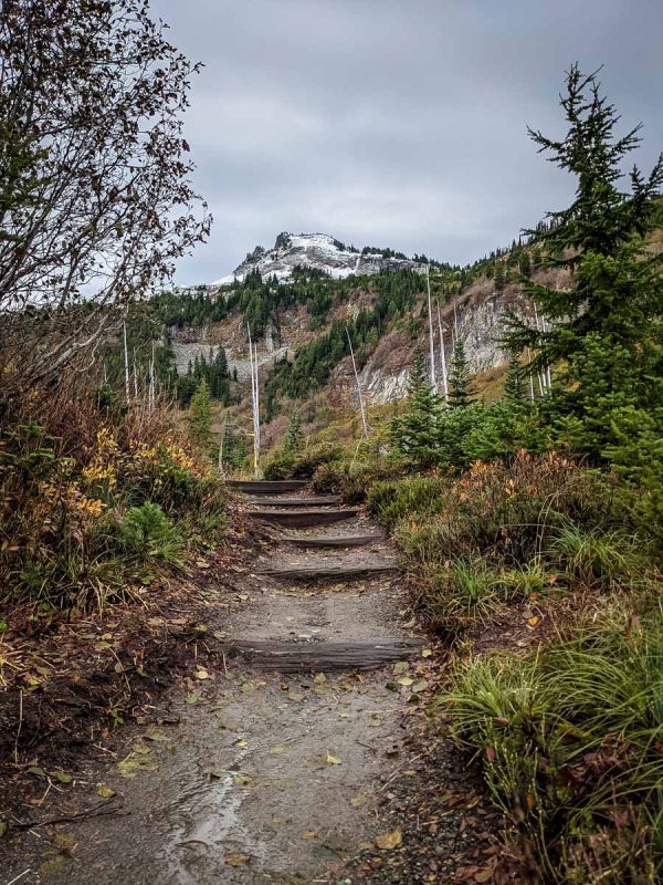 Bench and Snow Lakes Trail (Bryan Strang)