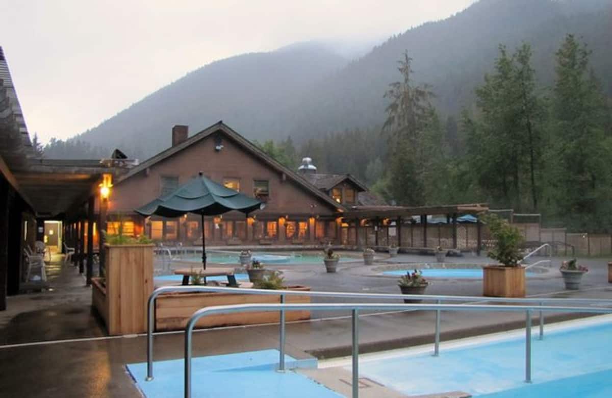 Sol Duc Hot Springs (Resorts and Lodges.com)
