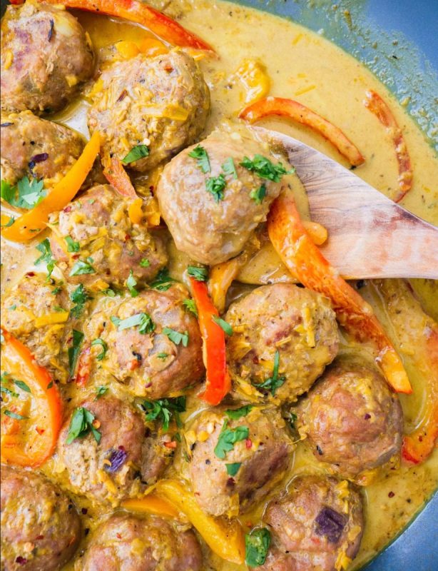 Thai Coconut-Curry-Meatballs (Shuang from Shuangy's Kitchen Sink)