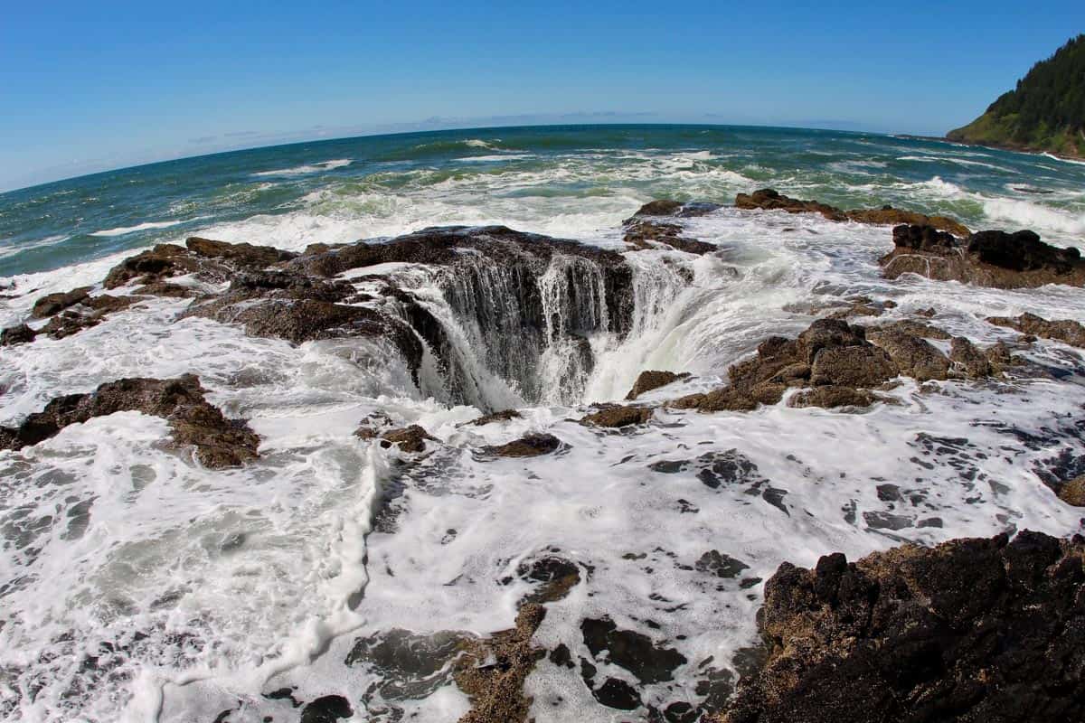 Thors Well Oregon (daveynin via Flickr)