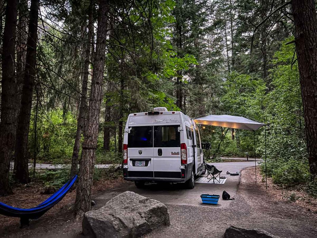 Colchuck Lake Hiking Guide Eightmile Campground Leavenworth, WA