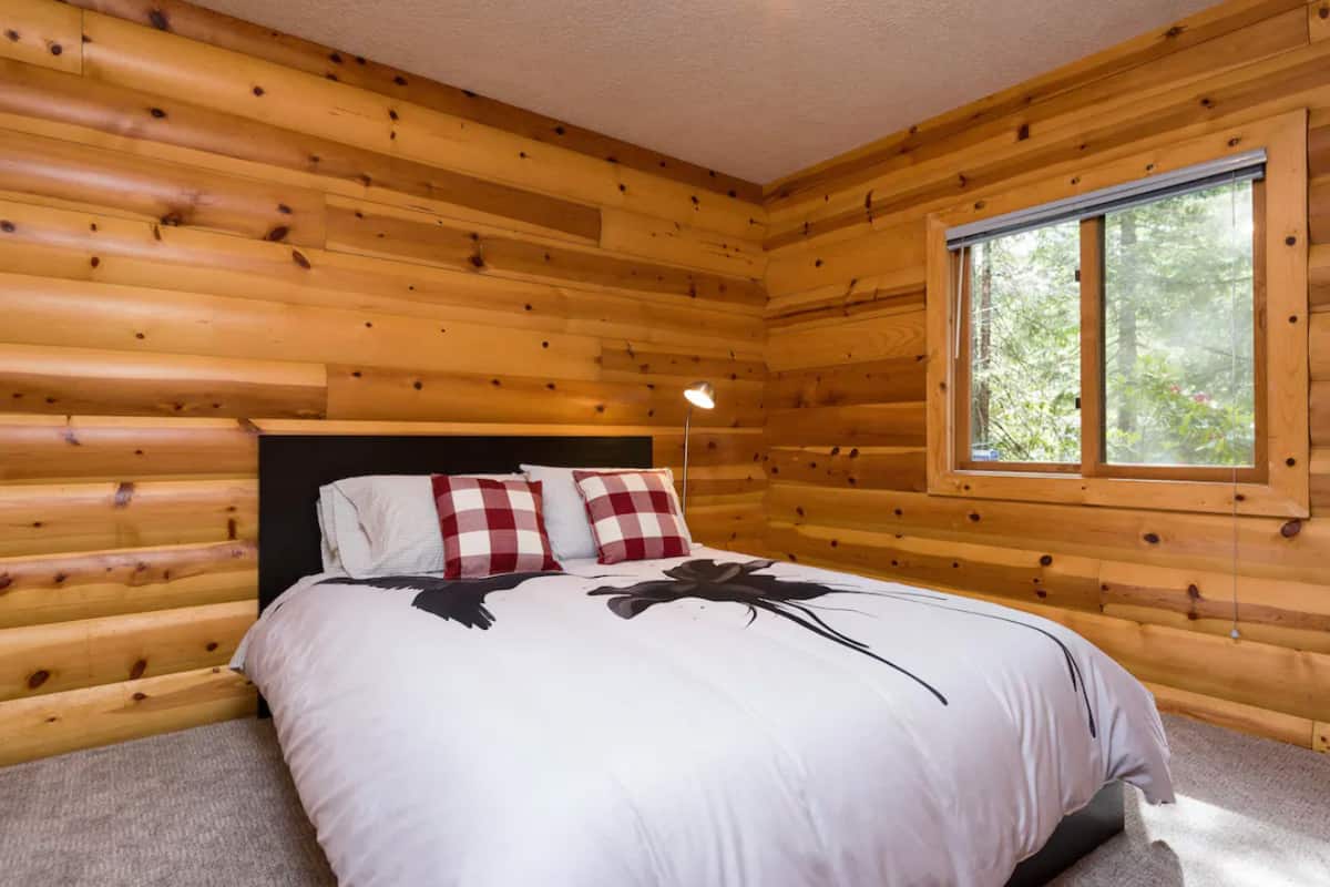 Cabins in Oregon | Majestic Mountain Home