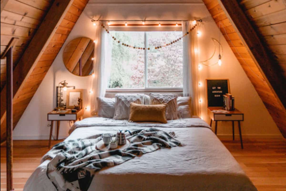 Cabins in Oregon | Red A-frame