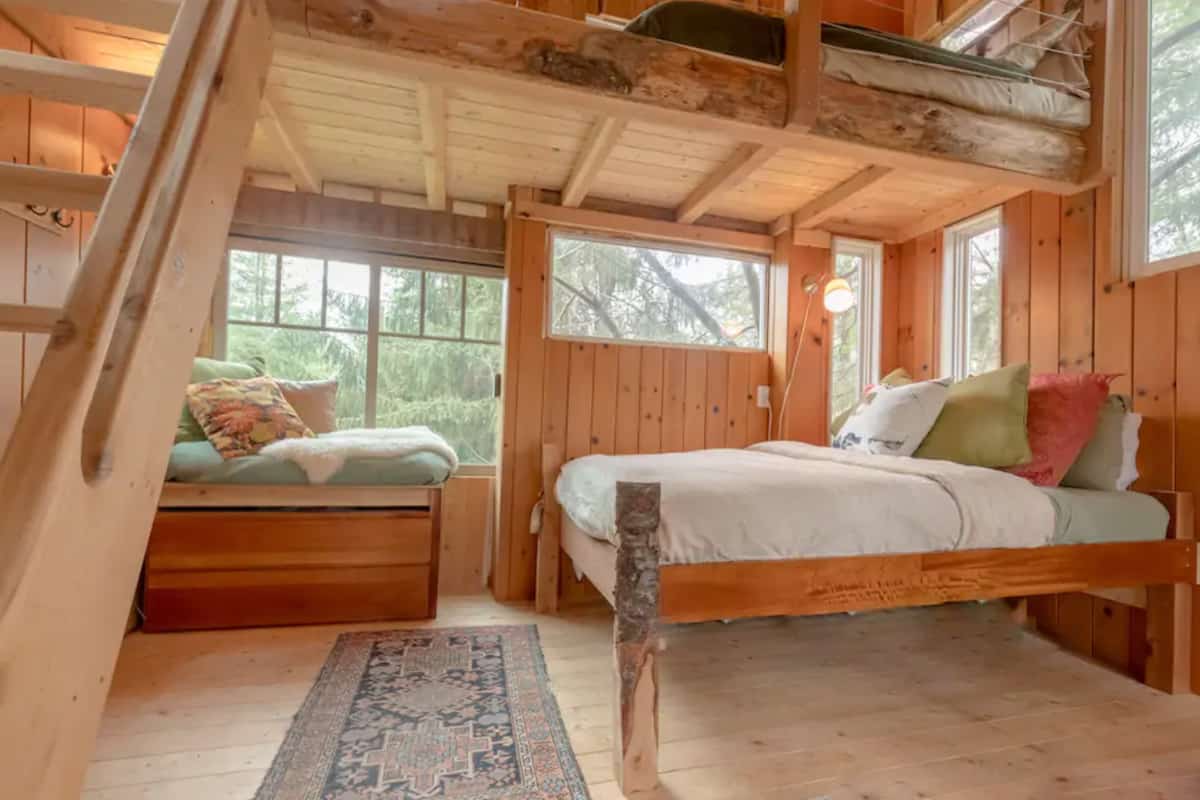 Cabins in Washington | Peaceful Treehouse Nestled in the Woods