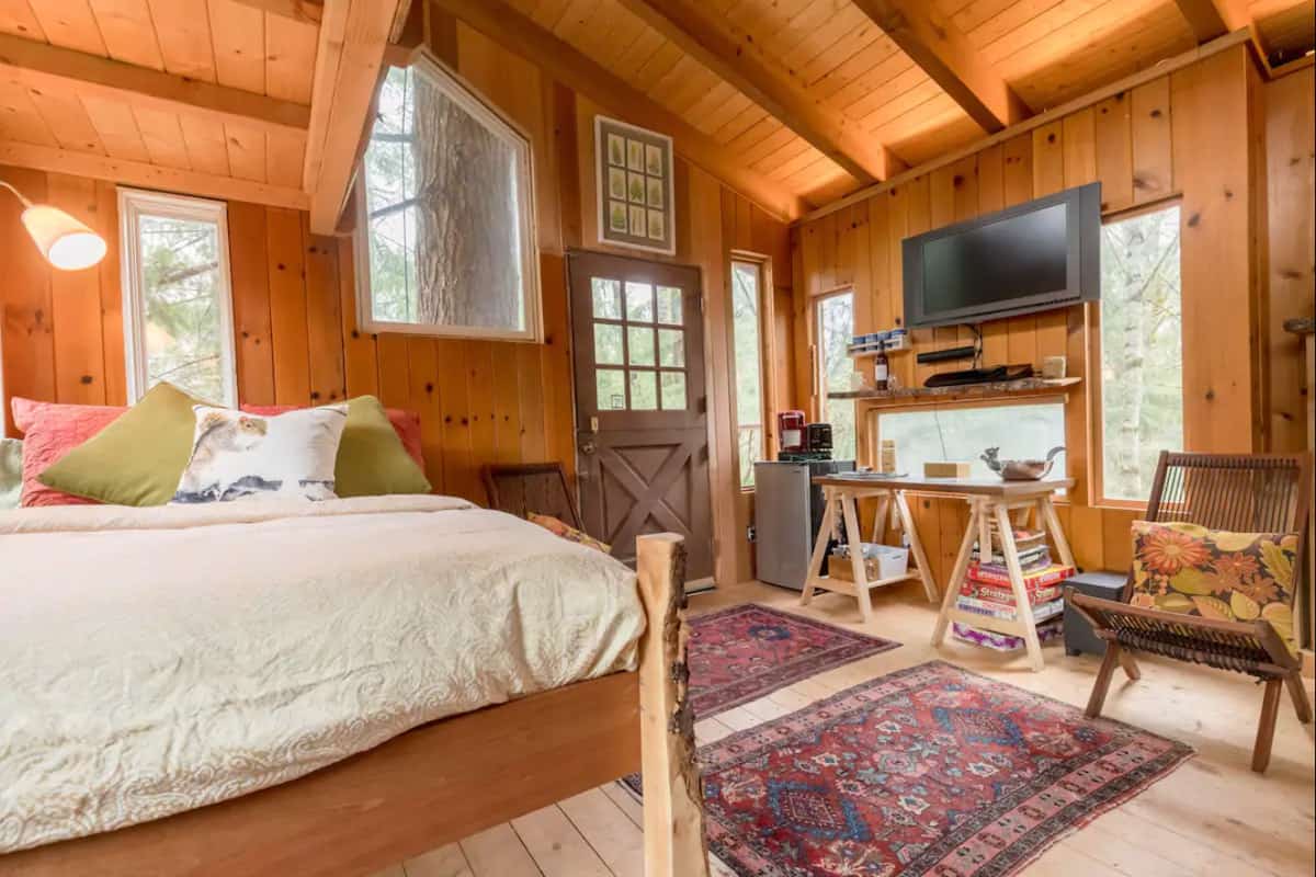Cabins in Washington | Peaceful Treehouse Nestled in the Woods