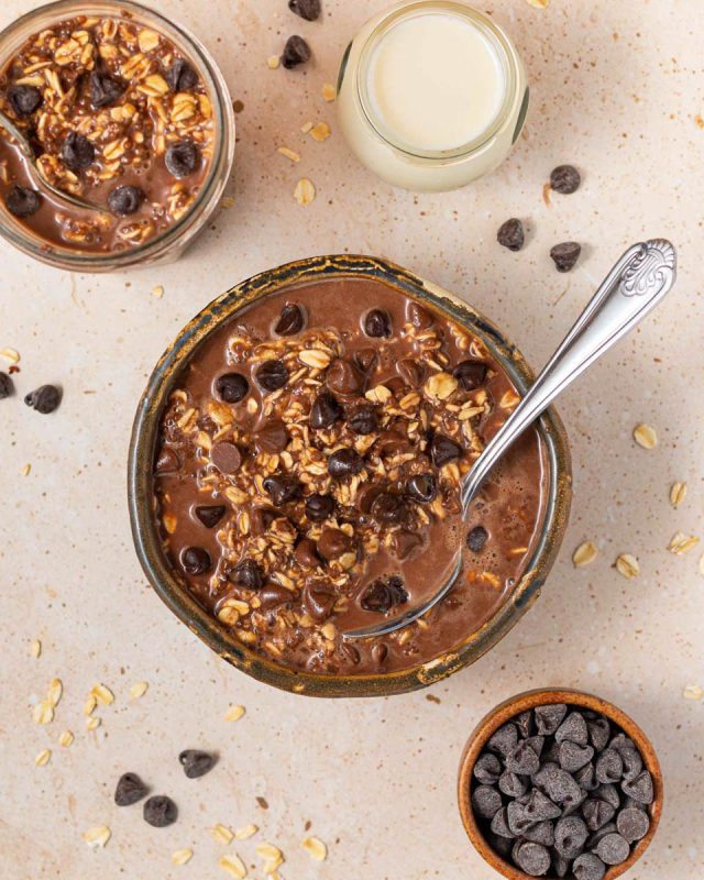 Chocolate Overnight Oats (A Virtual Vegan)