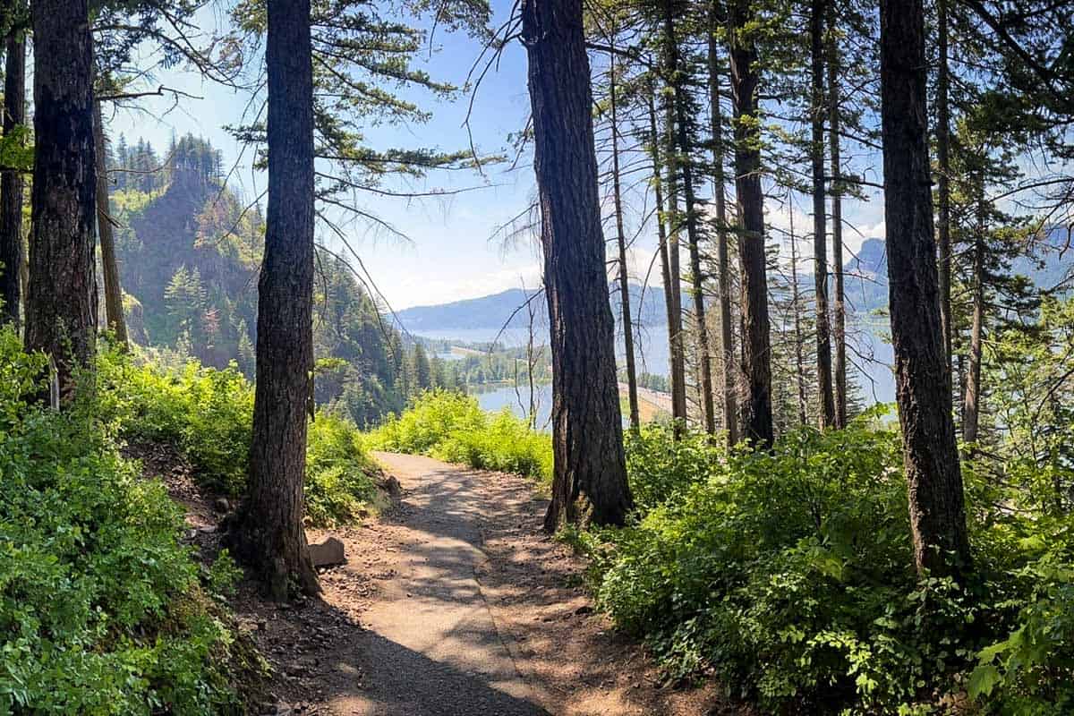 Multnomah Falls Hike: Oregon's Most Popular Waterfall - Go Wander Wild